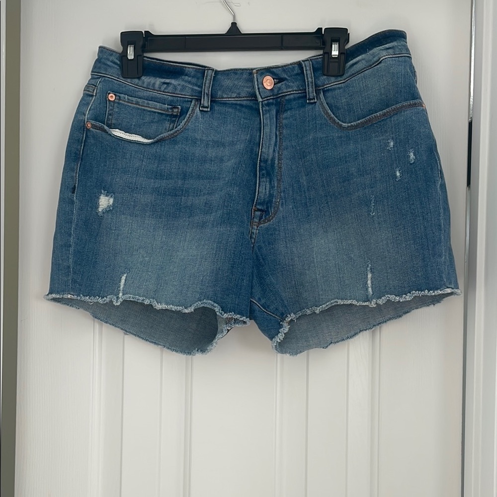 Blue High-Waisted Jean Shorts with Distressed Hem